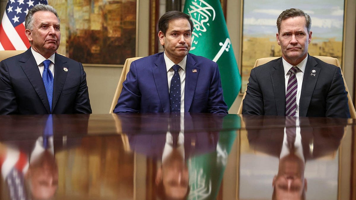Witkoff, Rubio and Waltz on the table in the Kingdom of Saudi Arabia during talks with their Russian counterparts