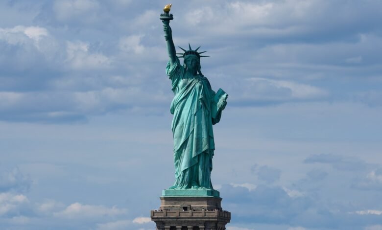 1742270068 A French politician wants the US to return the Statue.jpg