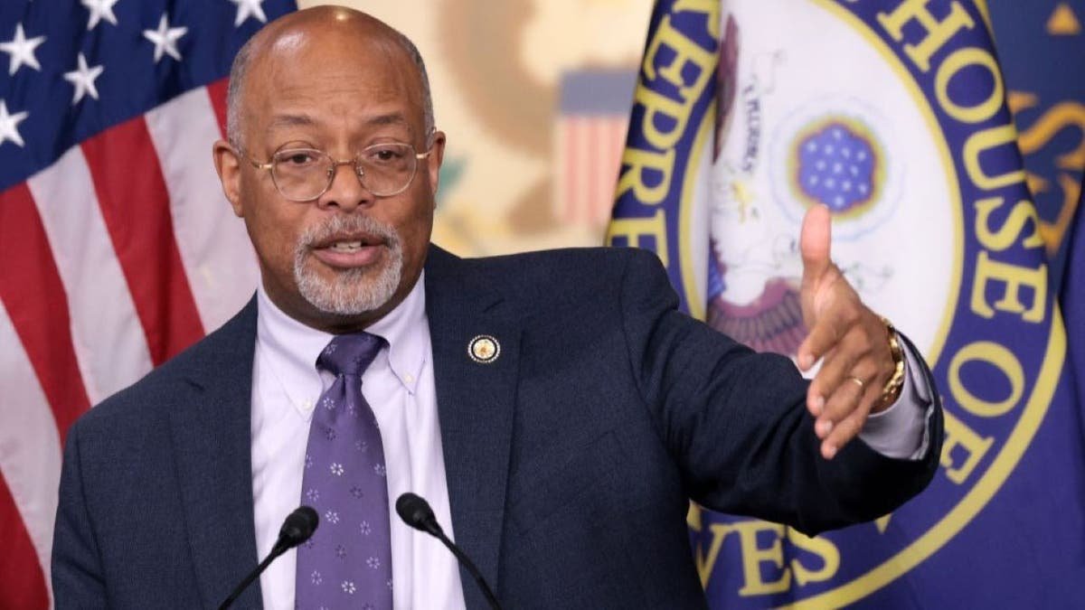 Washington, DC - February 12: American actor Glenn Evi (D -MD) speaks during a press conference about the nomination of Cash Patel to be the next FBI director in the American Capitol on February 12, 2025 in Washington, DC. D-MA held the press conference to urge the Senate not to confirm Patel. (Photo by Alex Wong/Getty Emociz)