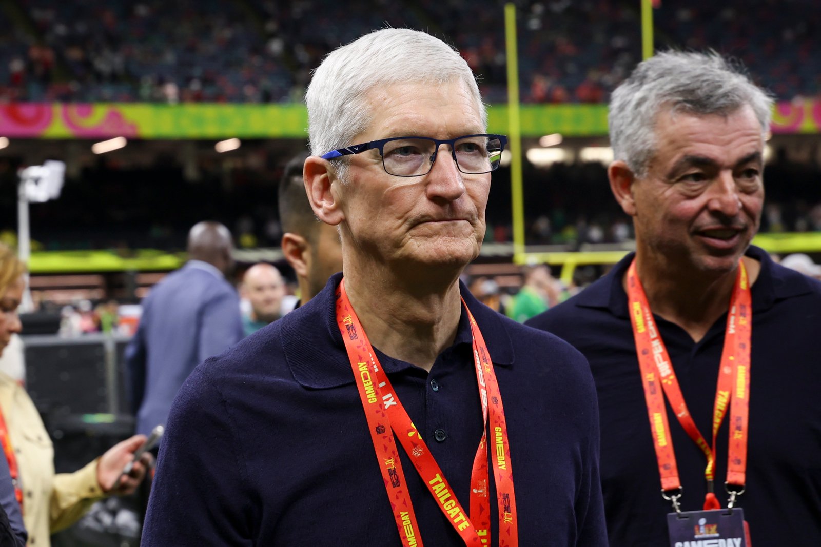 New Orleans, Louisiana - February 09: Apple CEO Tim Cook was seen on the field before Super Paul Lexus between Philadelphia Eagles and Kansas City heads in Caesar Superum on February 09, 2025, in New Orleans, Louisiana. The eagles defeated the leaders of 40-22. (Kara Durrettte/Getty Images)
