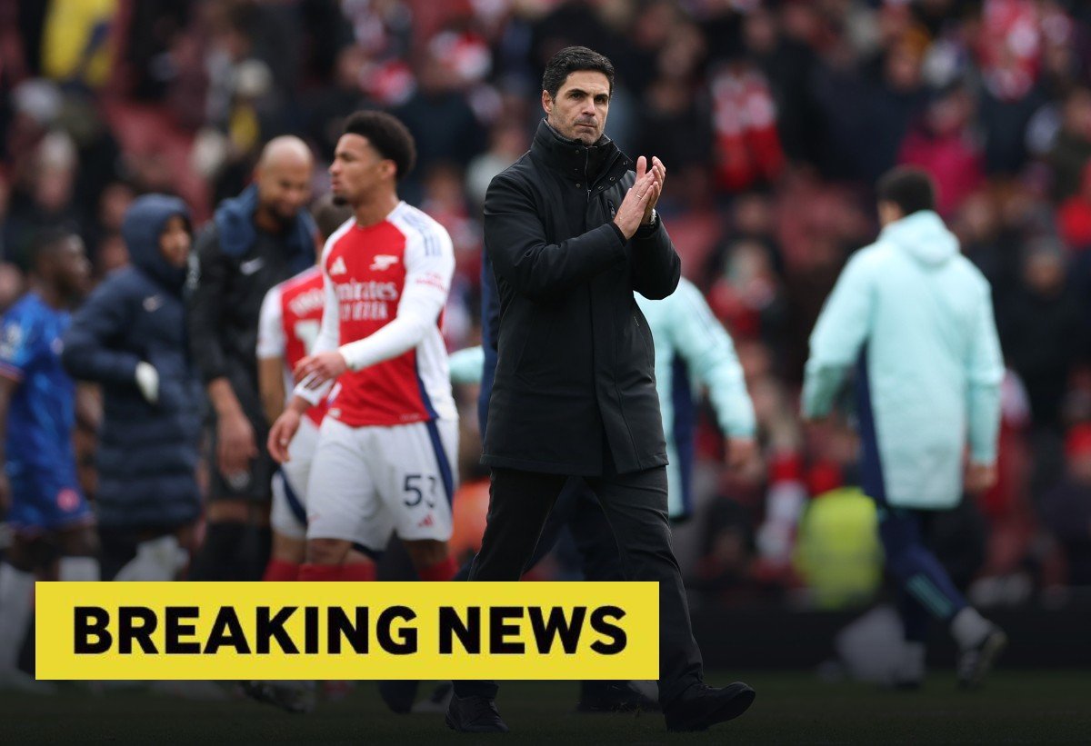 Mikel Arteta affects the Arsenal fans after his 1-0 victory over Chelsea