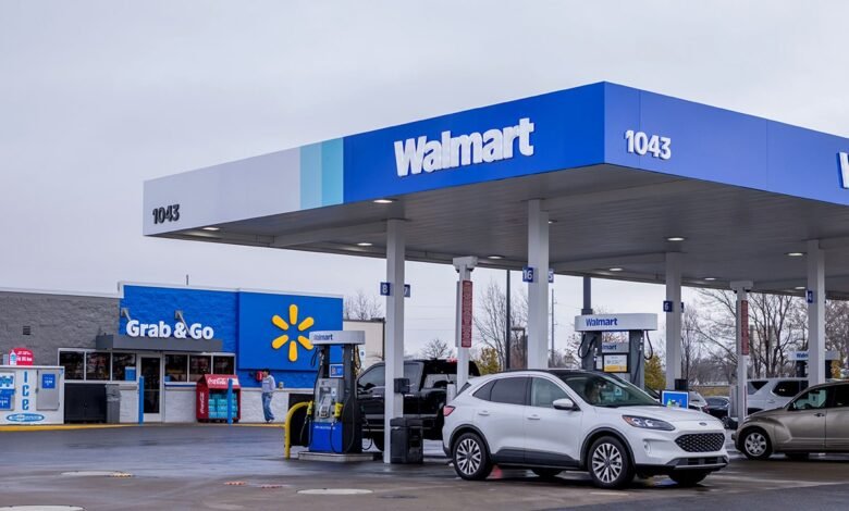 1742869184 Walmart adding gas stations Sams Club will have extended hours.jpg