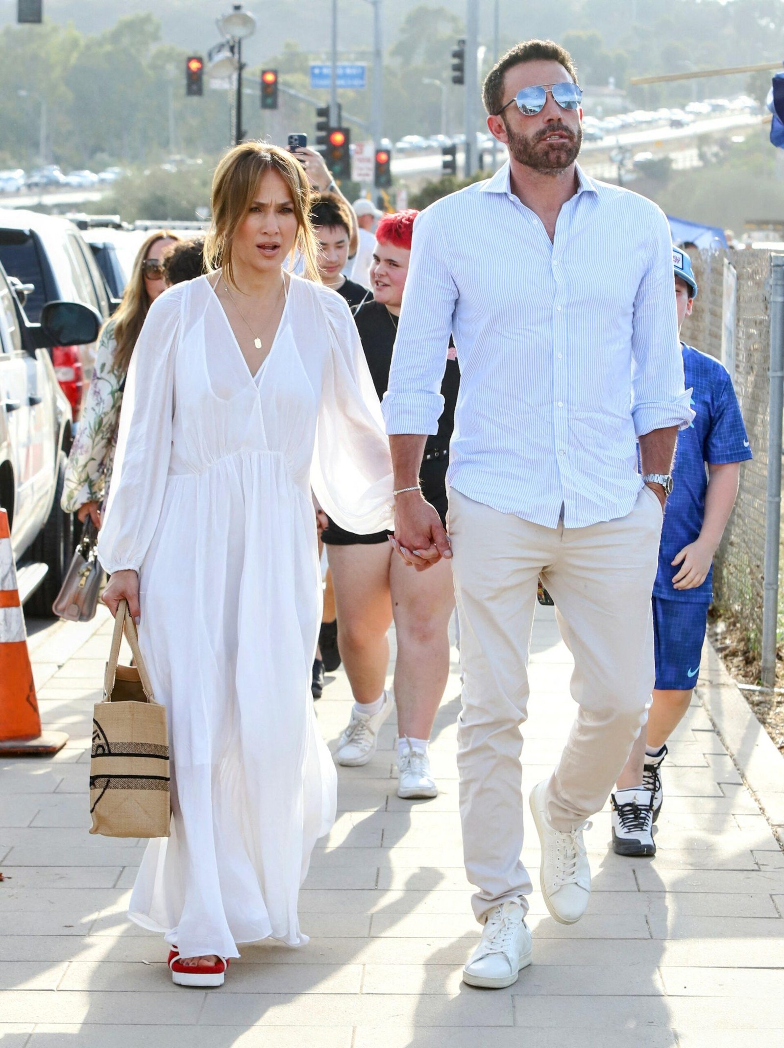 Ben Affleck and Jennifer Lopez encourage crazy heat and move to Malibu Chili Cook in Malibu
