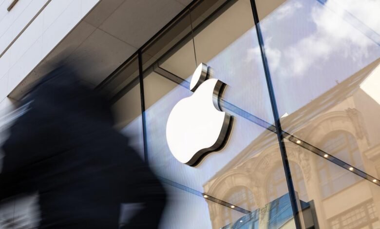 Apple stock rout shaves nearly 700 billion from market cap.jpeg