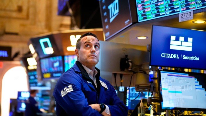 Dollar slump magnifies stock market pain for foreign investors.jpg