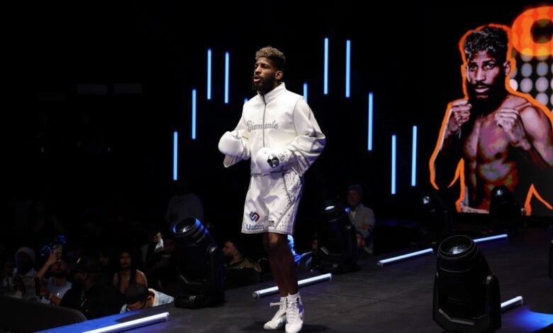 Hearn Demands Keyshawn Davis Faces Cruz No Other Options For.jpg
