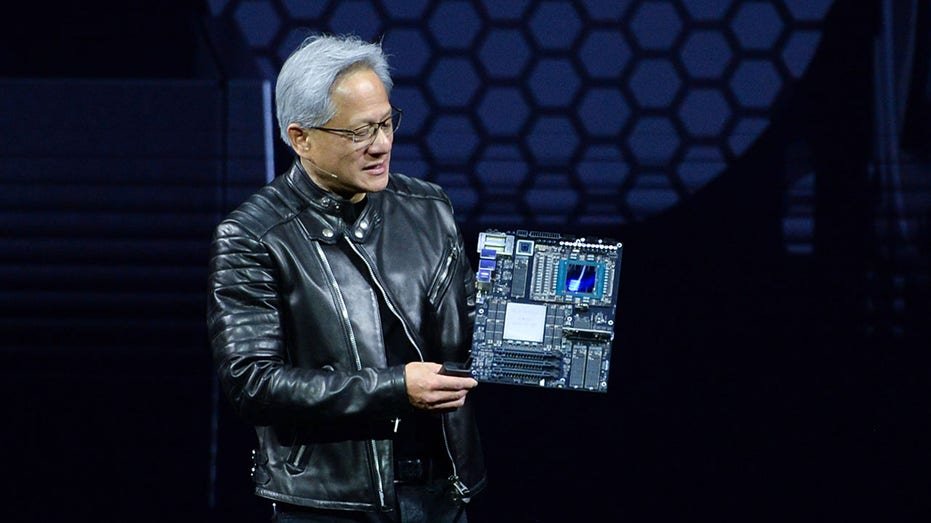 Jensen Huang introduces a new technology at the top of artificial intelligence