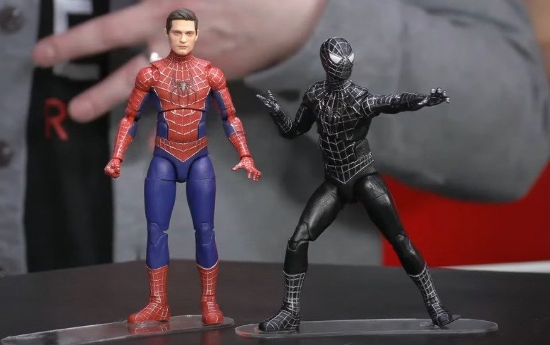 Marvel Legends Spider-Man 3 Simbiote Suit Figure with no home version of Peter Parker