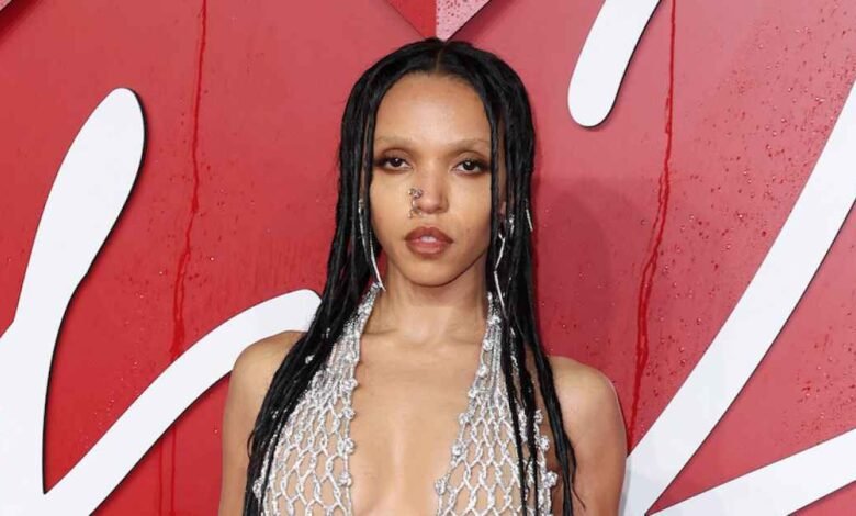 1743850537 FKA Twigs Cancels US Tour Dates and Pulls out of.jpg