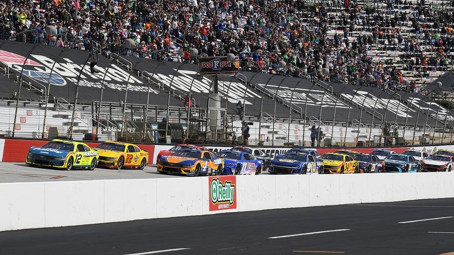 Bristol, Tennessee - March 17: The field takes the green flag while the Nascar Food City 500 series is running on March 17, 2024, at Bristol Motor Speedway in Bristol, Tennessee. (Photo by Jeffrey Vist/Sports icon via Gettie Emiez)