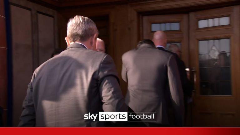 Health insurance man Andrew Cavinag and Gretar Steinson, who works for San Francisco 49ers, has arrived in Abrox before the Rangers quarter -finals in Europe, where the couple in principle agreed to seize the club.