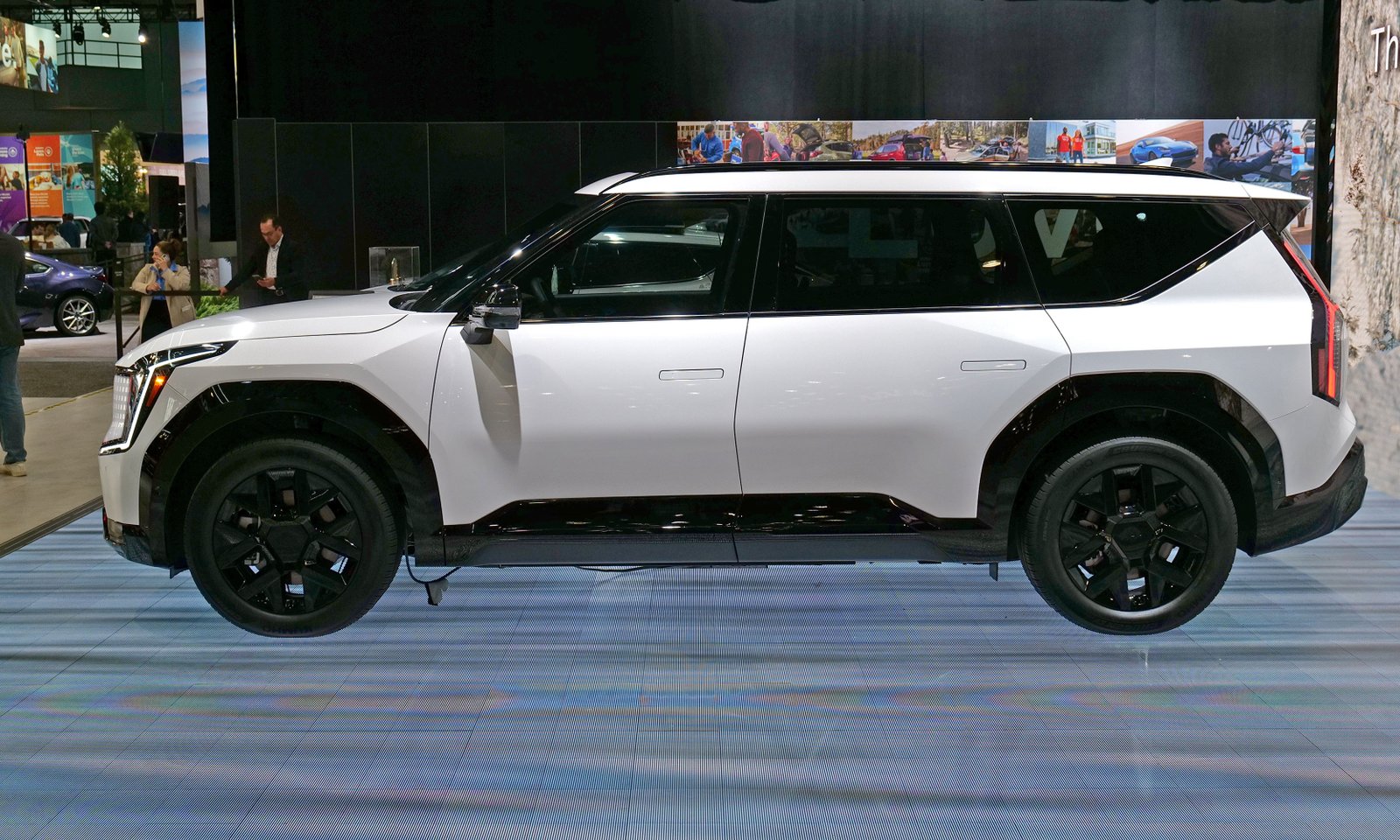 With its dark trim, the EV9 Nightfall Edition looks better than the standard model.