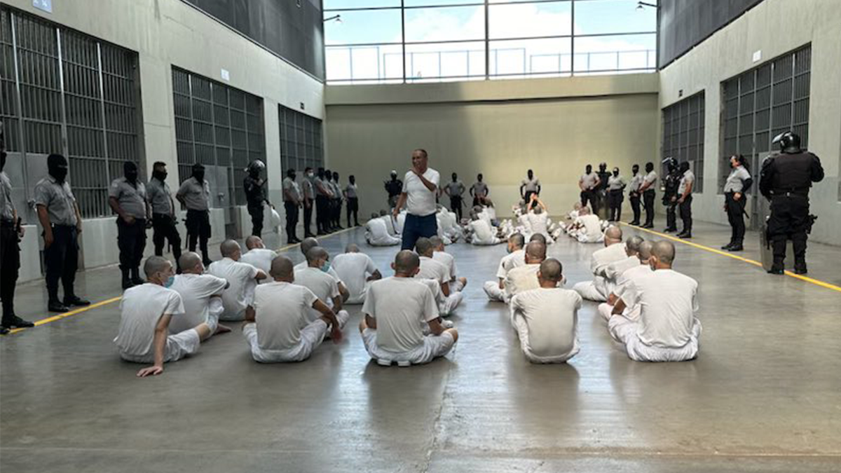 Moore Fox News Design told that he visited a prison in Congress, led by the head of the Roads and Meaning Committee, Jason Smith. The delegation toured this week in prison and spoke with many prisoners.