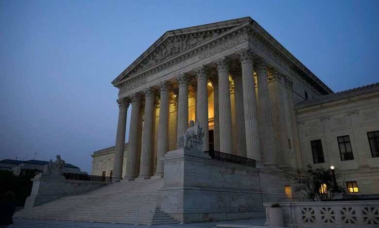 1745020838 ACLU asks Supreme Court to stop Texas deportations to Venezuela.jpg