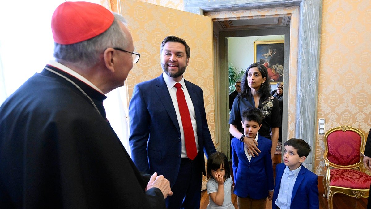 The Fansa family meets with Cardinal Parolin