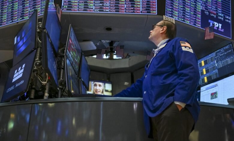 1745266876 Trumps Powell threats sink stocks in rocky start to trading.jpg