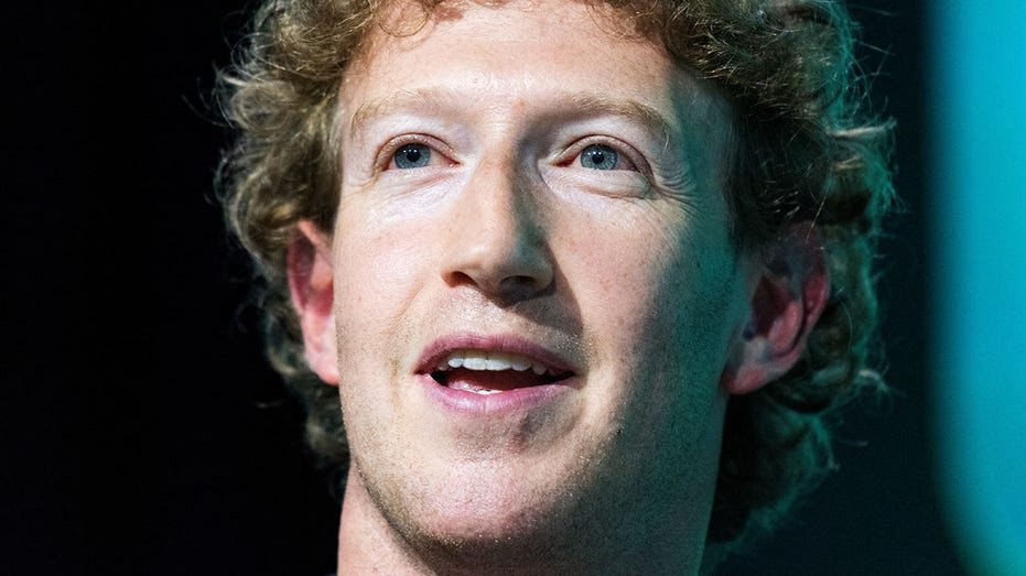Zuckerberg attends the San Francisco Technology Committee