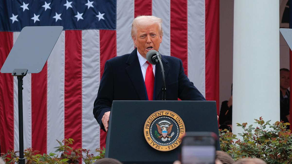 Trump in the garden of roses "Editing Day"