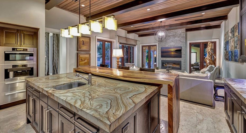 A view of the kitchen in a house of approximately $ 29 million