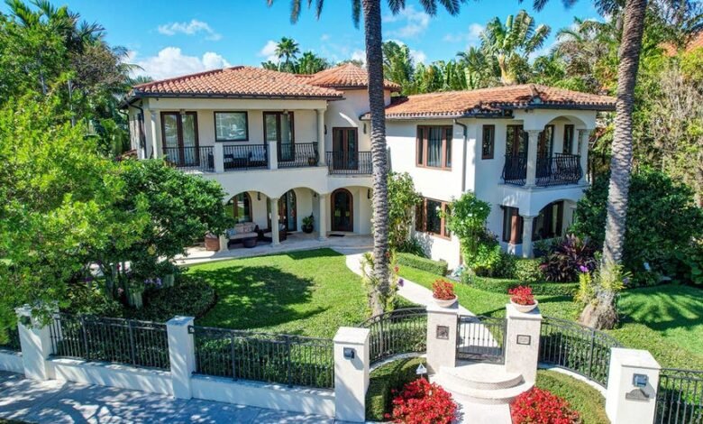 1745785596 29M Florida home fit for car lovers on the market.jpg