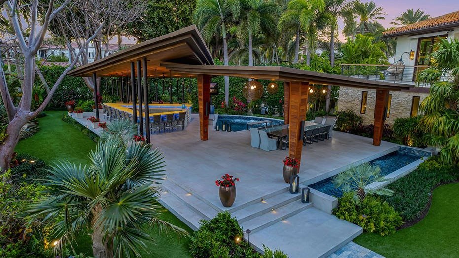 A view of some outdoor amenities at home