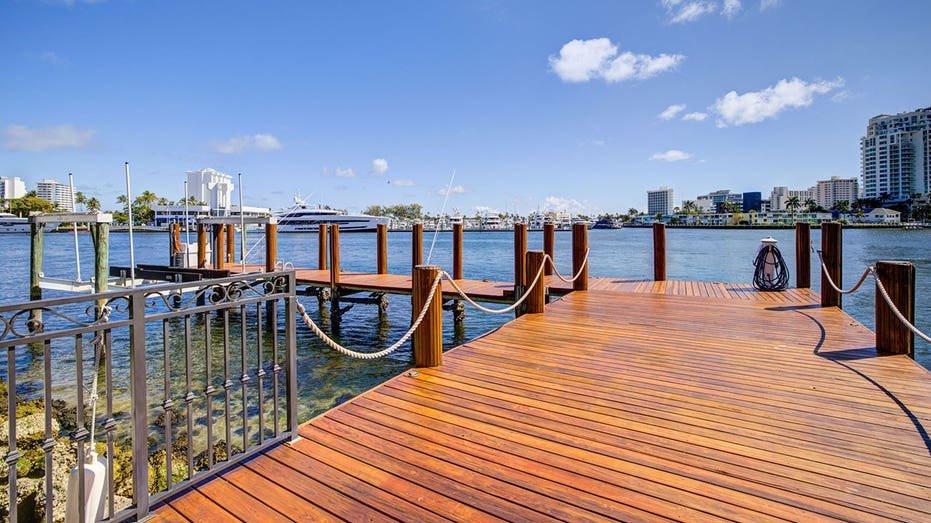 There are two sidewalks on the waterfront feature