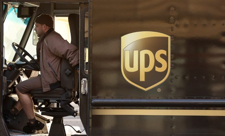 1746007525 UPS to move forward with large scale layoffs amid lower Amazon.jpg
