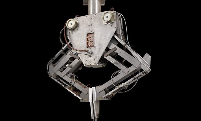 1746036649 Freddy the Robot and the Great Debate over AIs Future.jpg