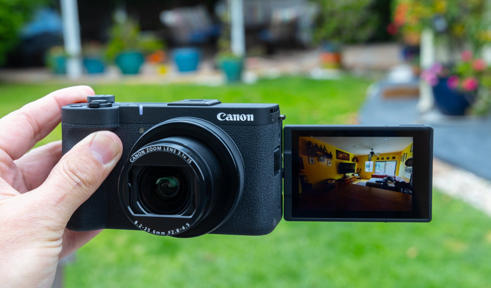 Canon Powershot V1: A compact camera rich in features with great video quality