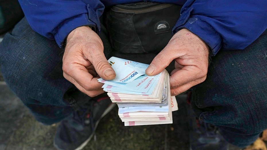 The money exchange exchanges of Iranian banknotes