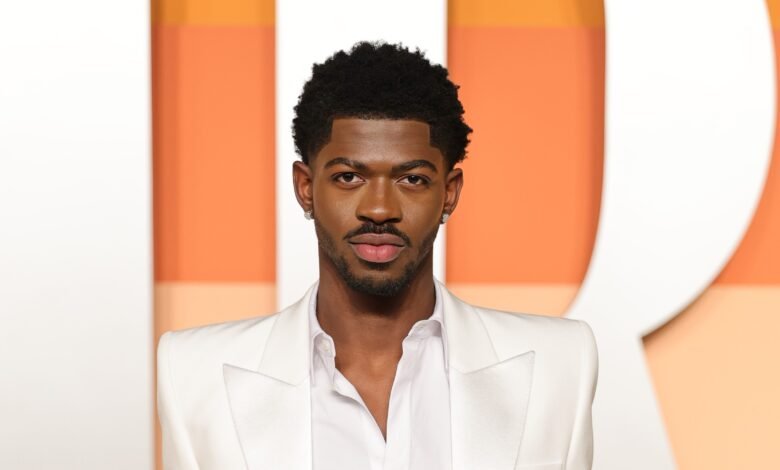 Lil Nas X Shows Loss Of Movement In Right Side.jpg