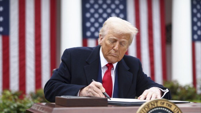 Risky corporate borrowers shut out of bond market since Trumps.jpg