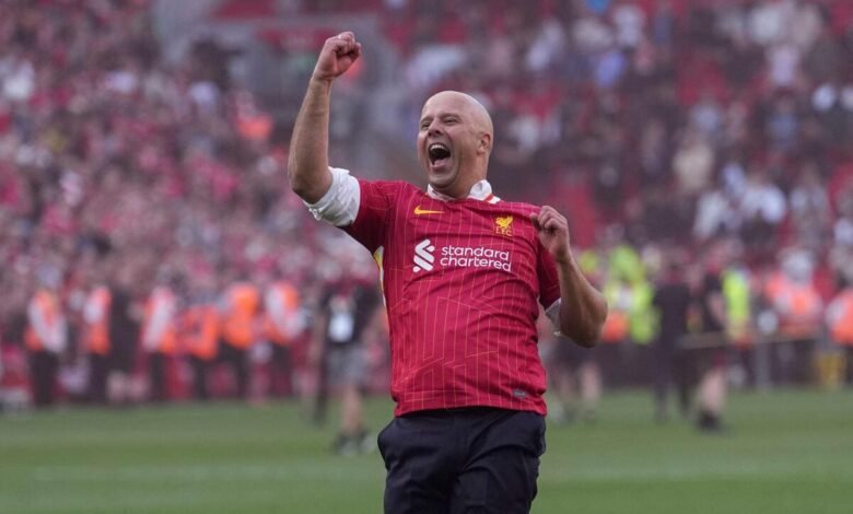 Slot pays musical tribute to Klopp.jpg