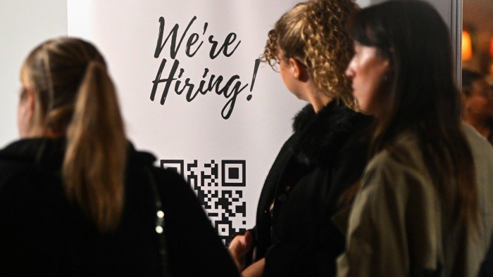 UK risks ‘lost generation of young workers business warns.jpg
