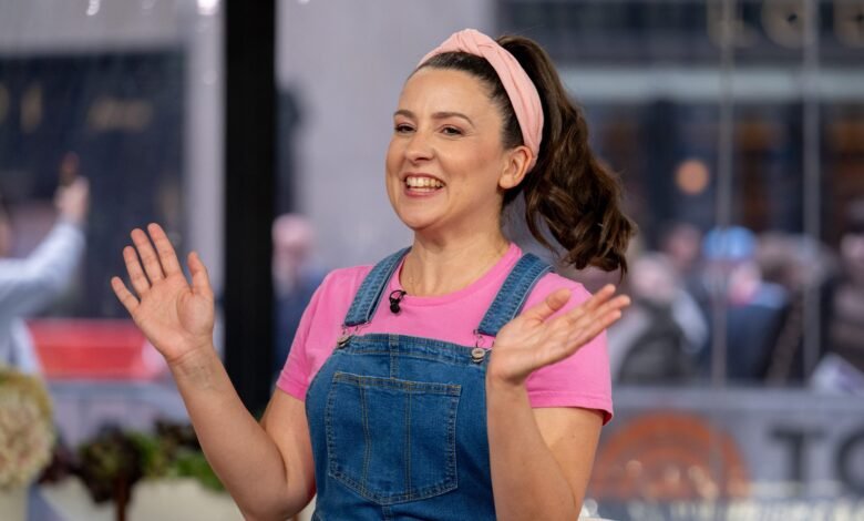 YouTuber Shares First Photo Of Newborn Daughter. Rachel Griffin Accurso Aron Welcome Second Child Daughter Surrogate First Photo e174428.jpeg