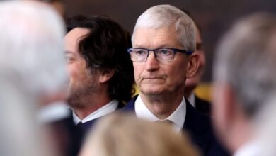 1746059350 Apple must halt non app store sales commissions judge says.jpg