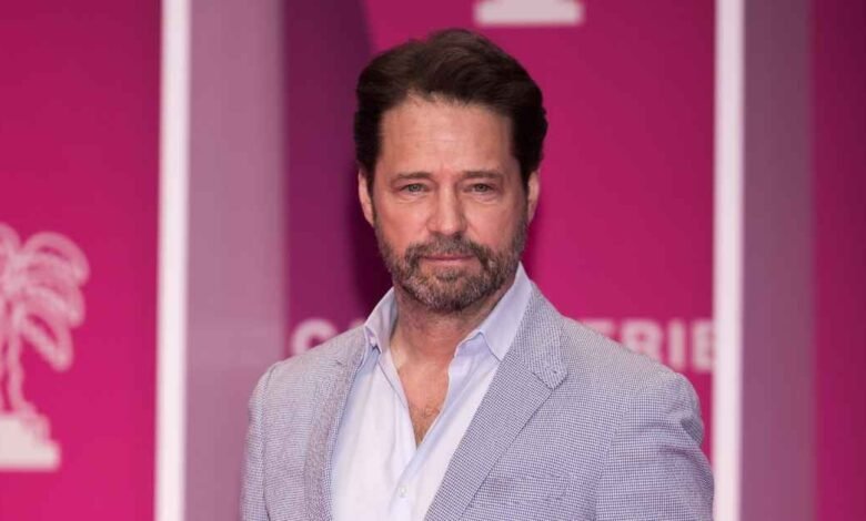 1746070040 Jason Priestley Says Luke Perrys Death Was the Most Shocking.jpg