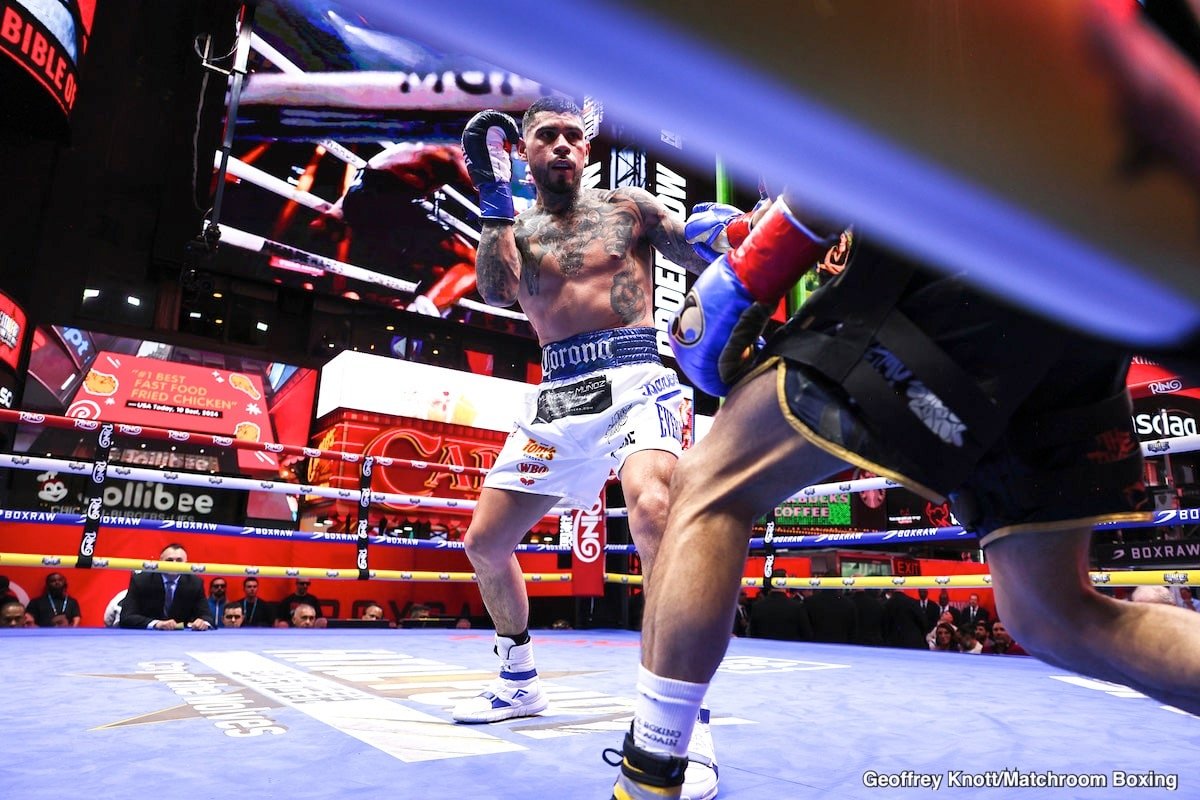 Photo: The results of the first strategy of safety: Teofimo Lopez Foreign Points Arnold Barboza Jr.