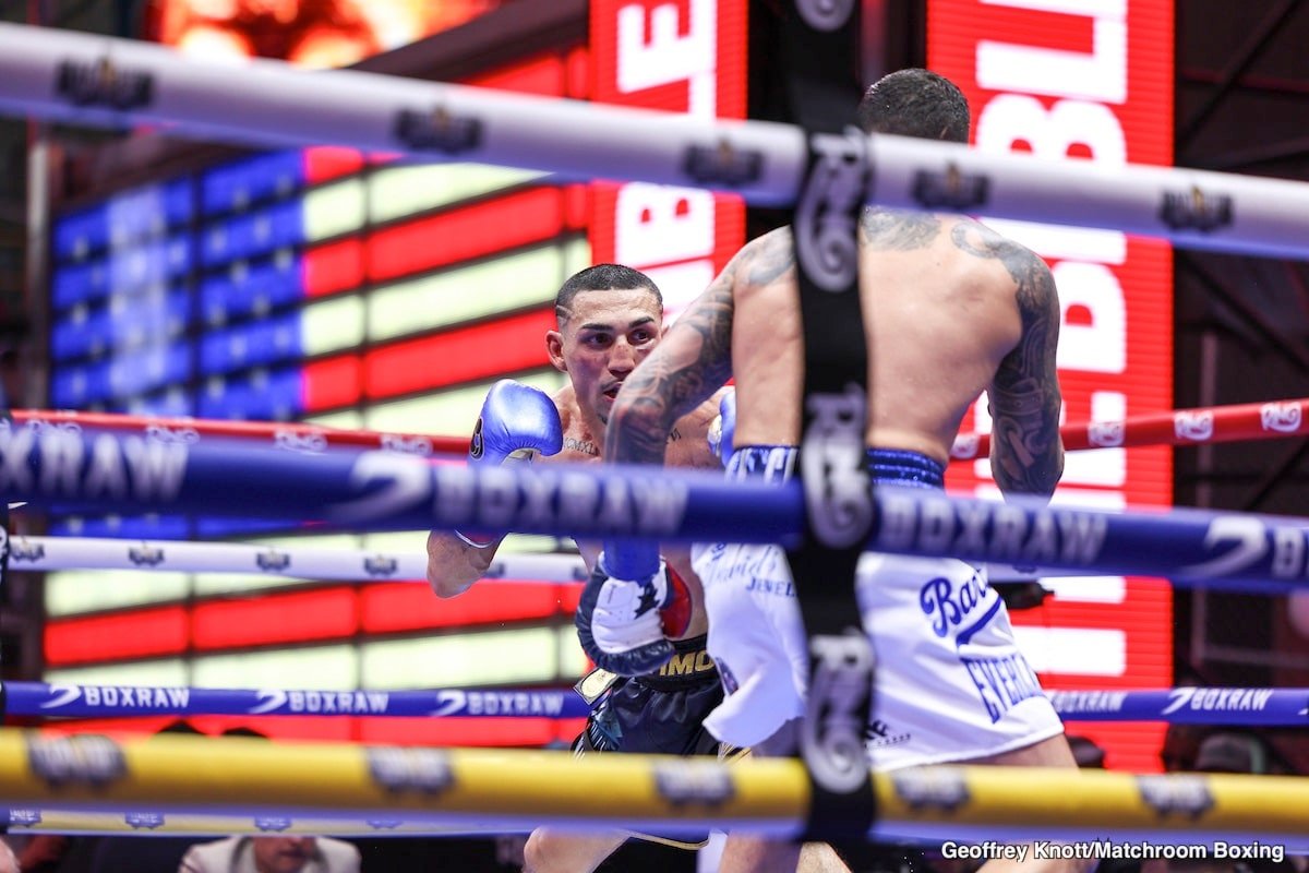 Photo: The results of the first strategy of safety: Teofimo Lopez Foreign Points Arnold Barboza Jr.