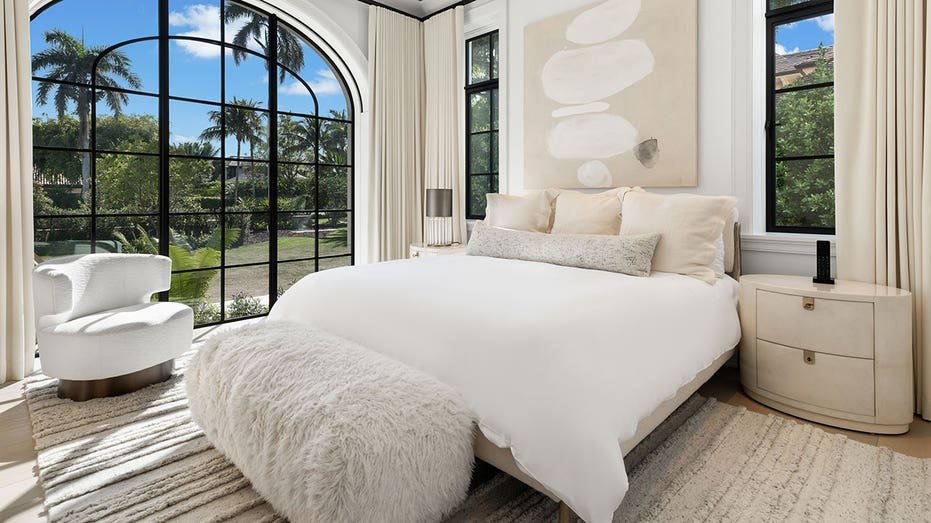 A bedroom at home 85 million dollars