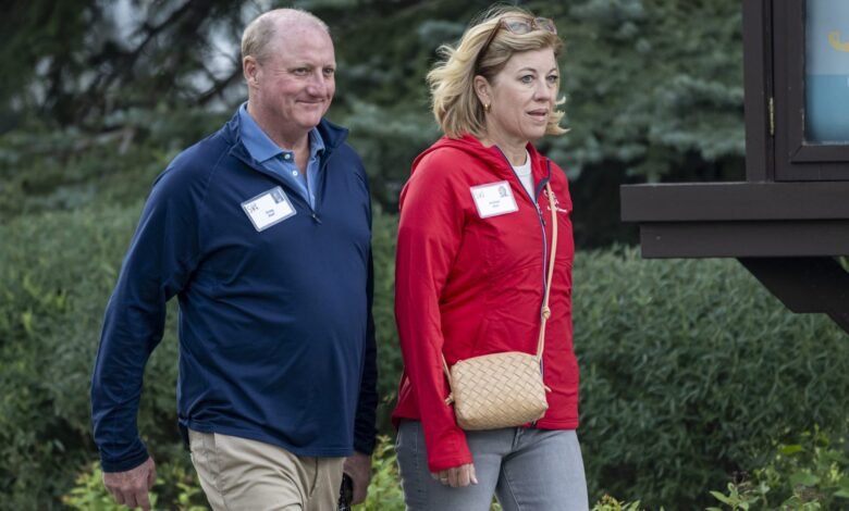 1746393945 Buffett hands his successor a giant cash pile and many.jpg