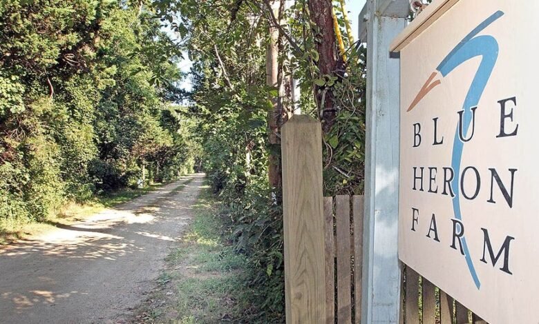 1746397577 Former Obama vacation retreat lists for 39M on Marthas Vineyard.jpg