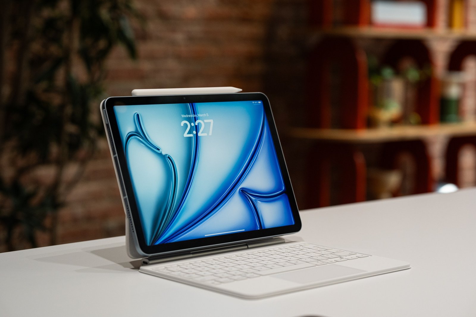 A picture of the iPad on a table.