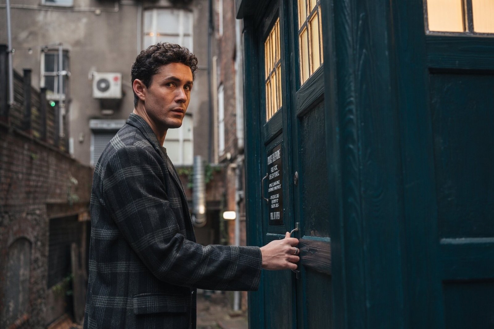 Doctor, who summarizes the day of luck, Conrad Tardis