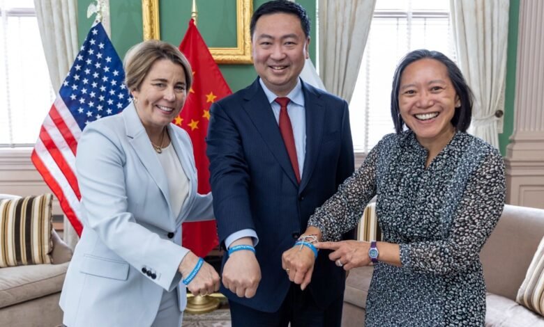 1746796750 Blue state governor touts meeting with CCP official cozying up.jpg