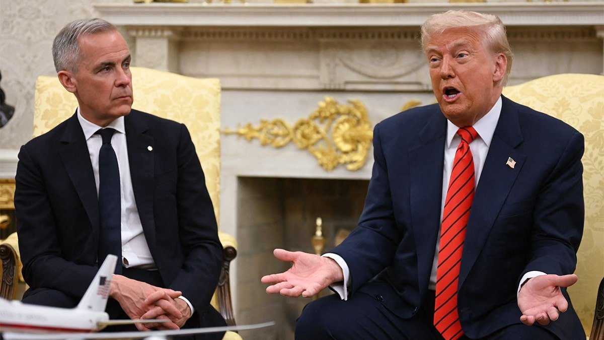 Mark Carney and Donald Trump at the Oval Office