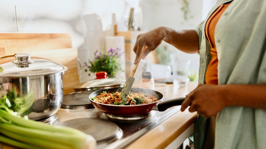 A woman cook in the kitchen