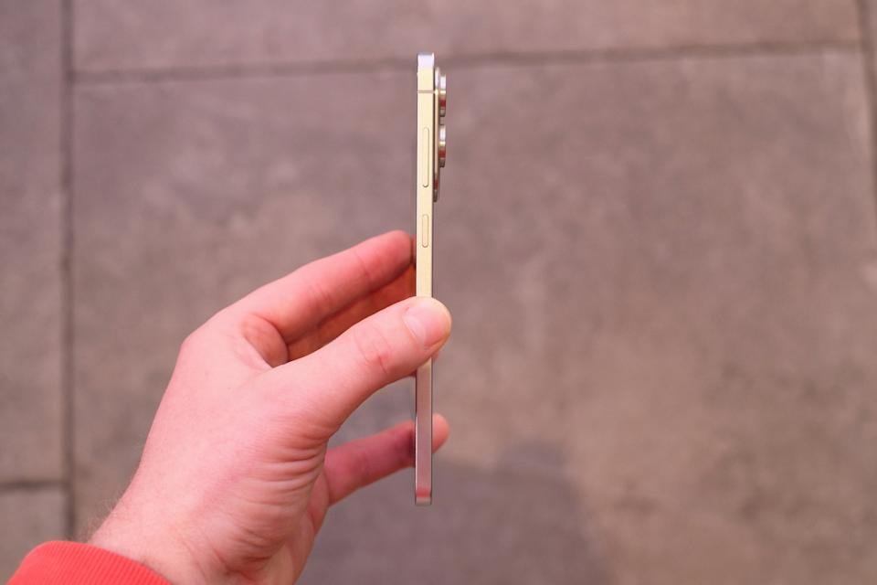 Samsung Galaxy S25 Edge on