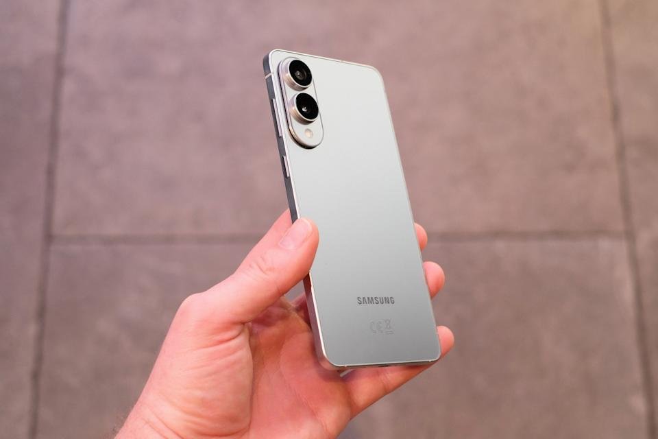 Samsung Galaxy S25 Edge on