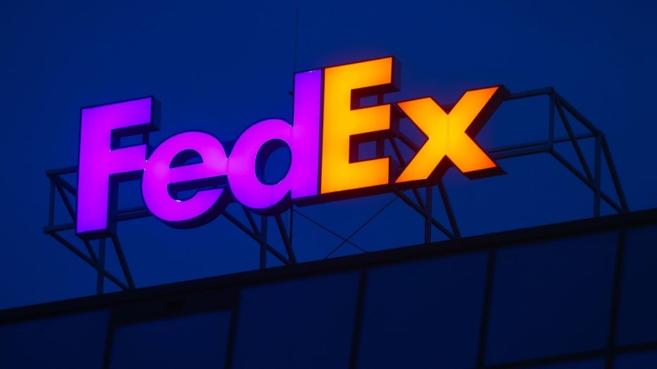 Fedex logo